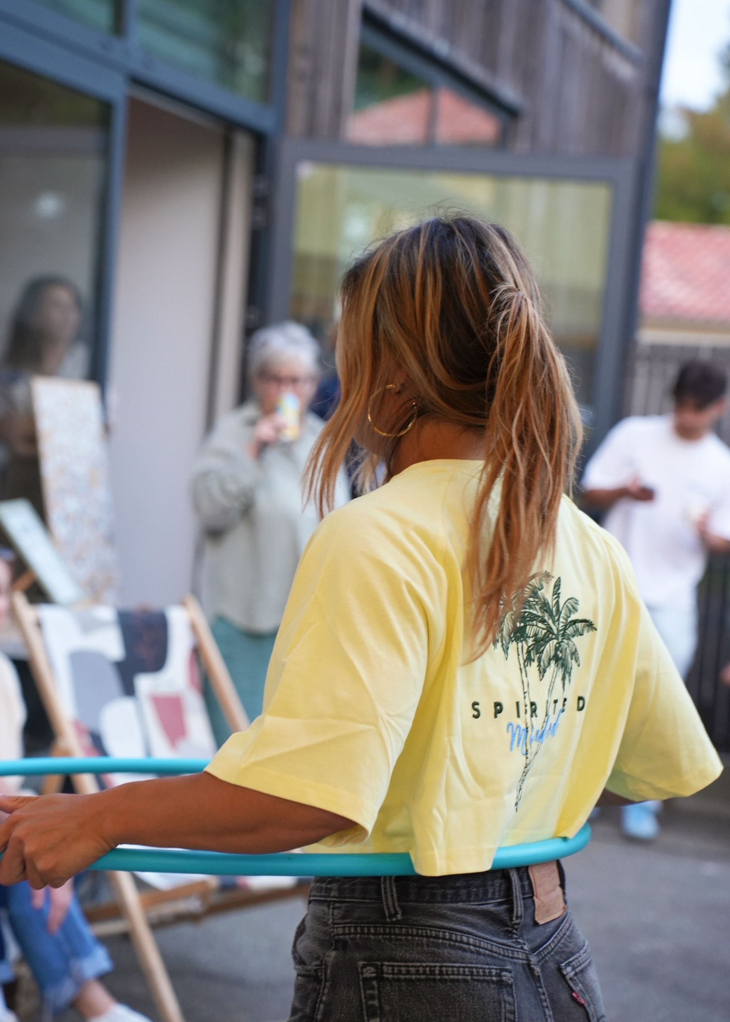 CROP TOP BRODÉ OVERSIZE SOLSTICE FLOW - JAUNE