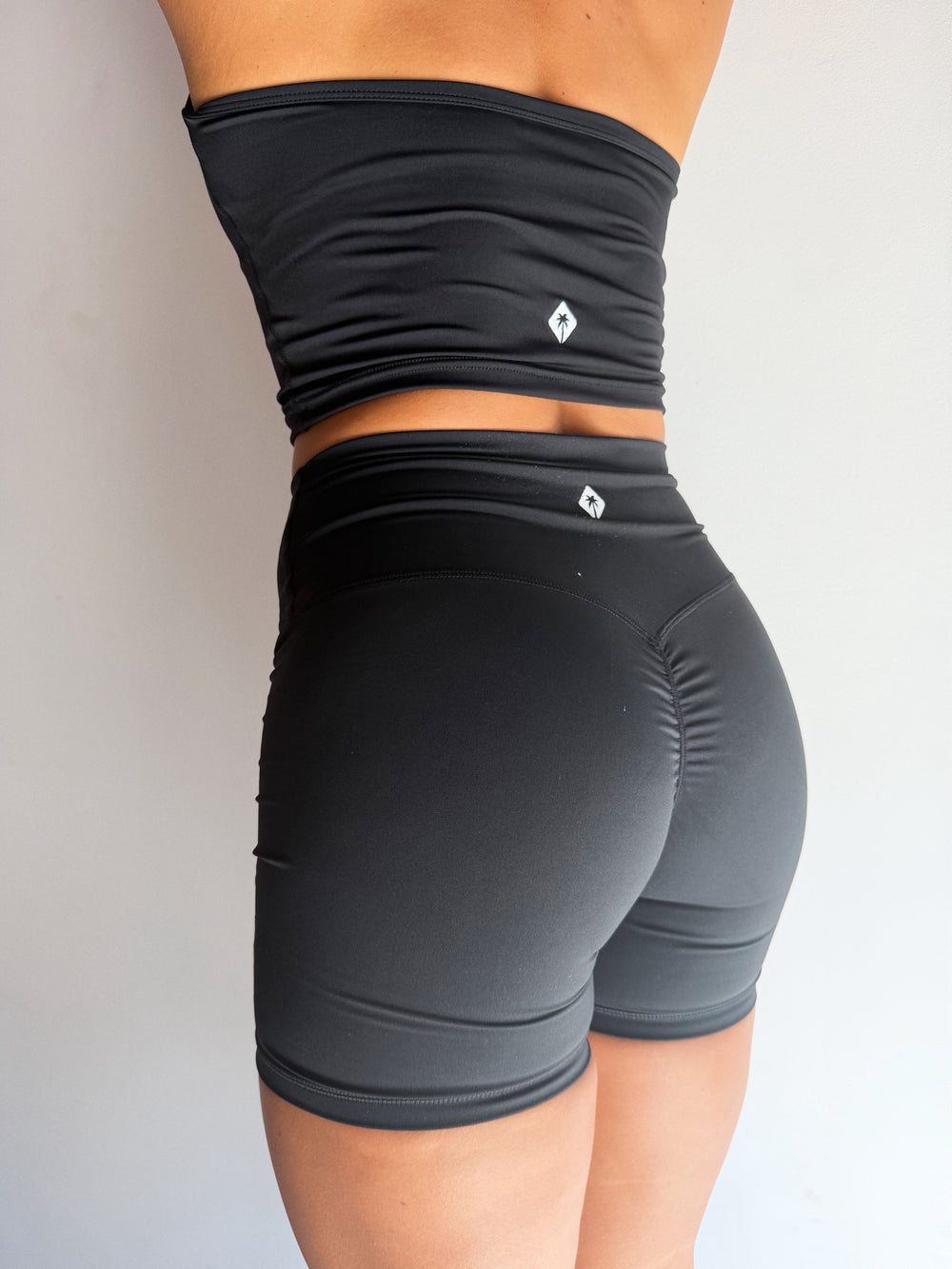 SHORT "ONYX"